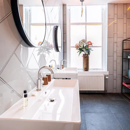 Will & Tate Albergue *