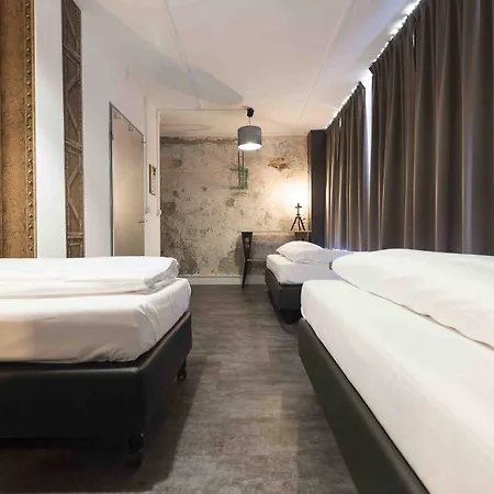 Will & Tate Albergue Haia