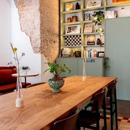 Will & Tate Albergue