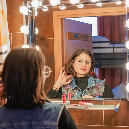 Will & Tate The Hague