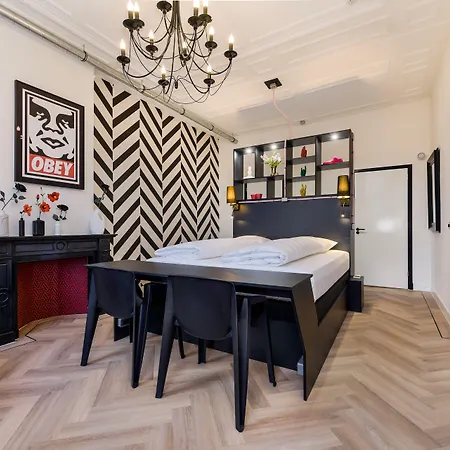 Will & Tate * The Hague