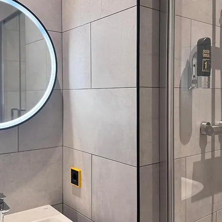 Vandrerhjem Will & Tate *