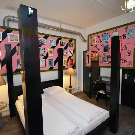 Will & Tate Hostel Den Haag