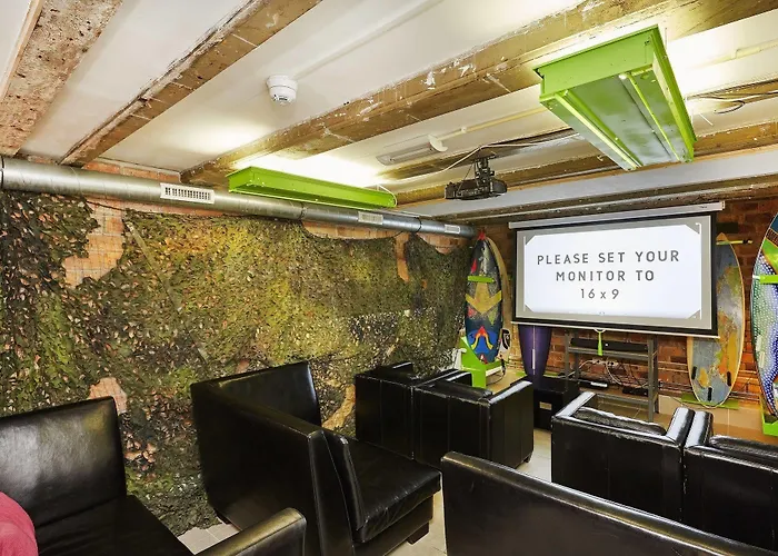 Will & Tate Albergue