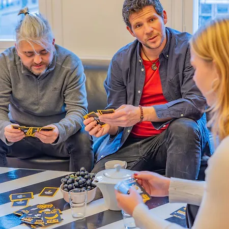 Will & Tate אכסניה *